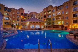Pool - Spacious 1-BR Opposite Mall with Huge Pool & Gym (Dubai)
