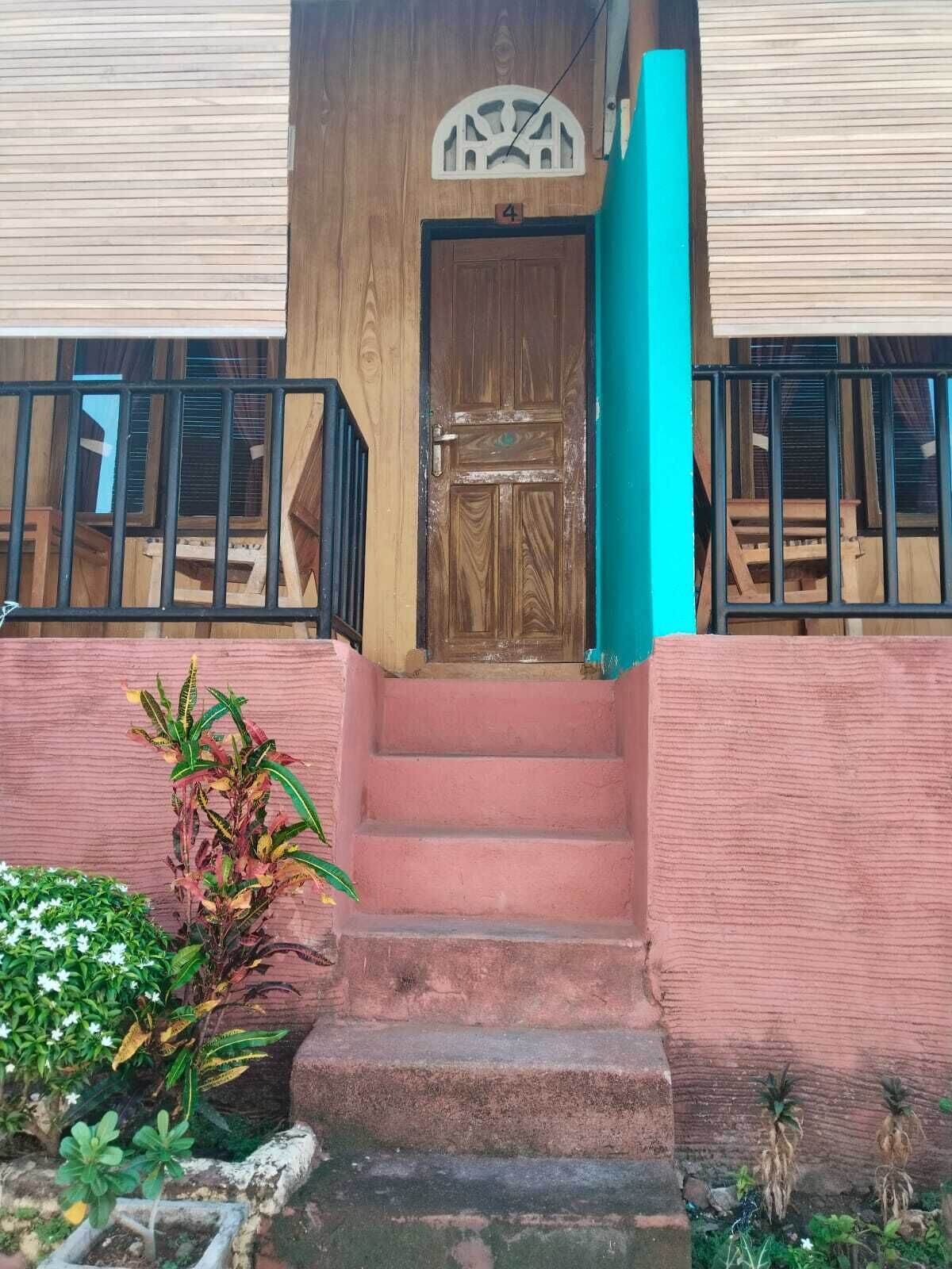 Vista frontal de la propiedad