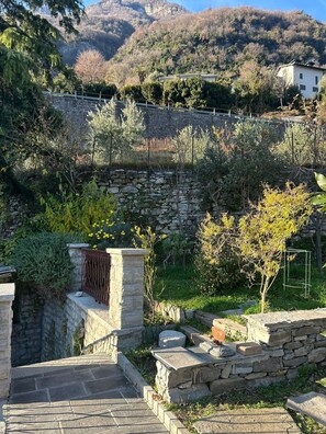 Property grounds - Dimora Paradise (entire house with private garden, patio and lake view), Como (Laglio)