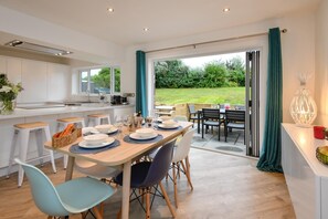 Dining - 2 Bed in Abersoch (oc-pendui) (Abersoch)