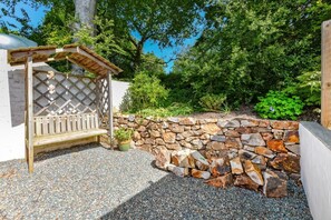Property grounds - 3 Bed in Llanbedrog (oc-llynor) (Llanbedrog)