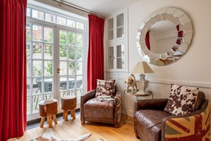 TV, fireplace - 6 Bed in Southwold (oc-20np) (Southwold)