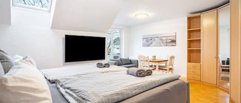 2 makuuhuonetta, silitysrauta/-lauta, Wi-Fi, vuodevaatteet