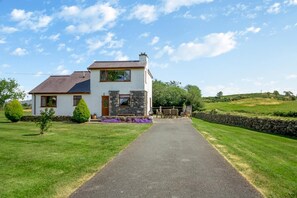 Exterior - 3 Bed in Pwllheli (oc-penmae) (Pwllheli)