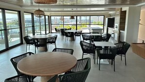 Dining - Beachfront apartment, best stretch of beach. (Tamandaré)