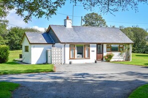 Exterior - 2 Bed in Pwllheli (oc-brynpe) (Pwllheli)