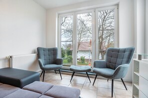 Interior - Apartment 'Haus Annelie Fewo 2' with Private Terrace, Shared Garden and Wi-Fi (Dranske)