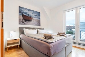 2 bedrooms, WiFi, bed sheets - Apartment 'Haus Annelie Fewo 2' with Private Terrace, Shared Garden and Wi-Fi (Dranske)