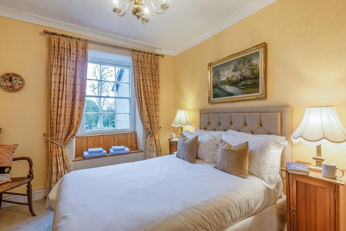 アイロン / アイロン台、WiFi (無料)、ベッドシーツ