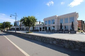 Exterior - 4 Bed in Mumbles (oc-hh53) (The Mumbles)