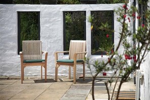 Terrace/patio - 2 Bed in Llanmadoc (oc-hh2110) (Llanmadoc)