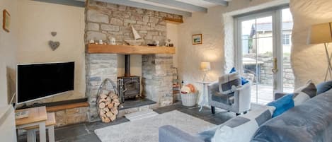 Télévision, cheminée