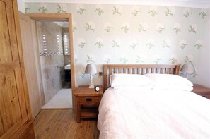 1 bedroom, iron/ironing board, free WiFi, bed sheets - 1 Bed in Gower (oc-hh80) (Oxwich)