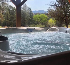 Bañera de hidromasaje al aire libre