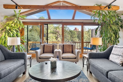 WALK EVERYWHERE IN UPTOWN VIEWS GALORE ! PRIVACY AND PEACE W/ HOT TUB AND VIEWS
