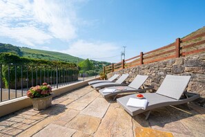 Terrace/patio - 3 Bed in Gower (oc-hh407) (Cheriton)