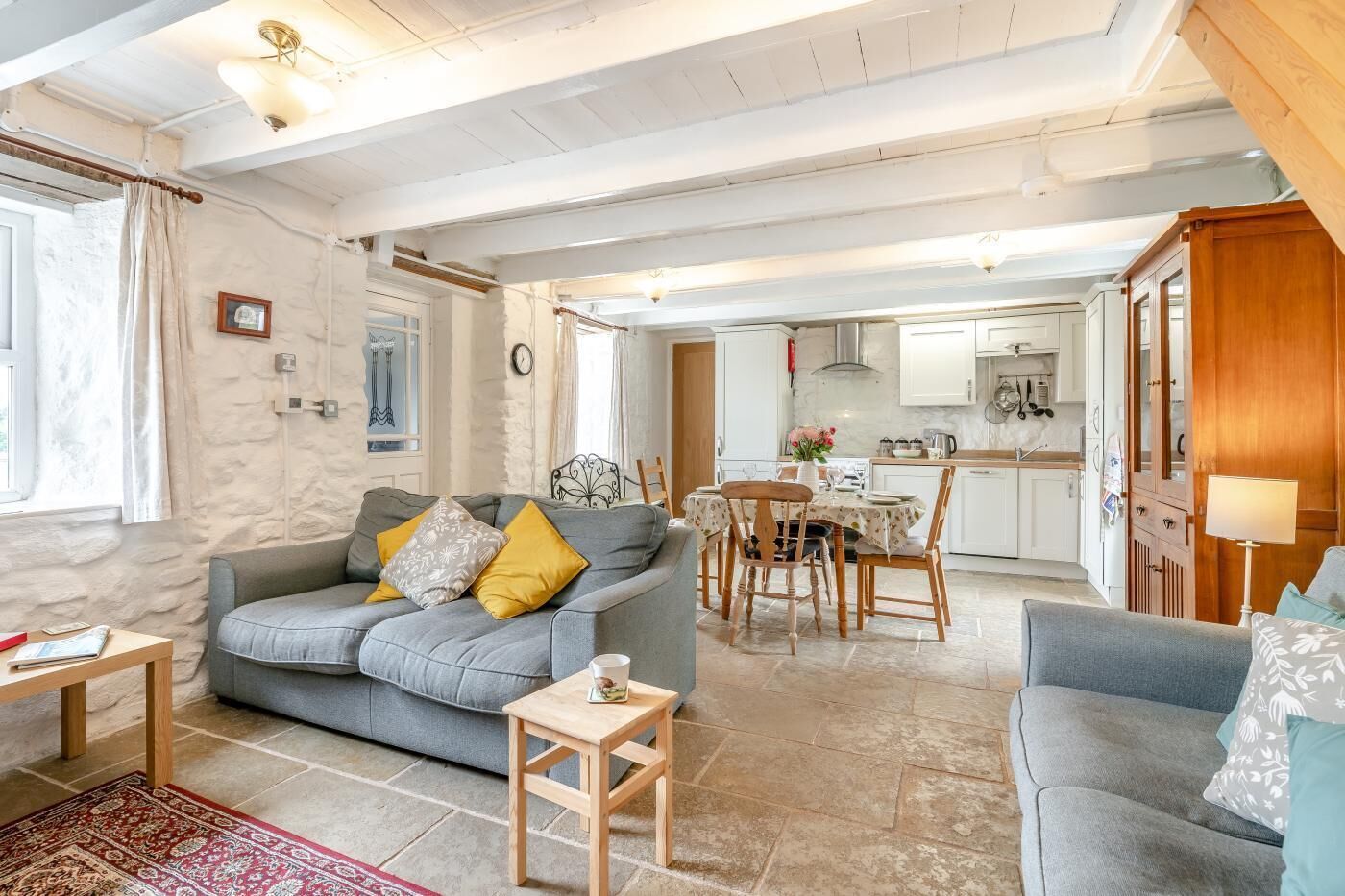 Télévision, cheminée