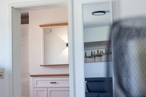 Interior - Apartment '1 Havelland' with Lake View, Private Terrace and Wi-Fi (Sellin)