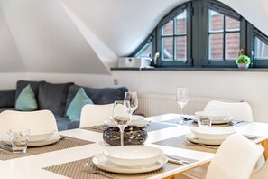 Dining - Apartment '7 Sanddüne' with Lake View, Private Terrace and Wi-Fi (Sandort)