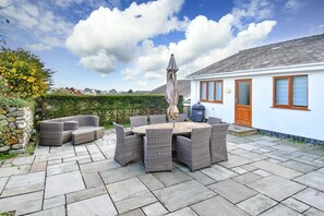 Outdoor dining - 3 Bed in Abersoch (oc-78caed) (Abersoch)
