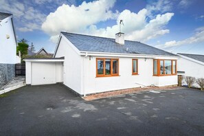 Exterior - 3 Bed in Abersoch (oc-78caed) (Abersoch)