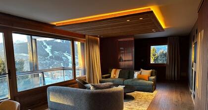 Ski-in Mont dâArbois, Megeve, 4-Bedroom Alpine Retreat with Panoramic Views.