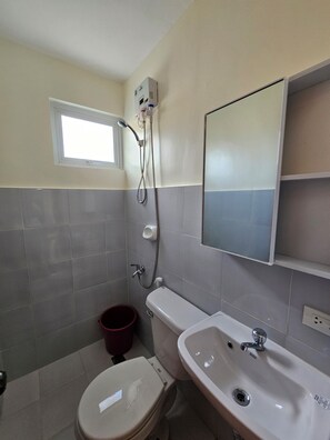 Bidet, towels, soap, shampoo