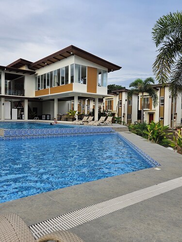 Cozy 3-bedroom house in charming Dauis, Panglao Island, Bohol