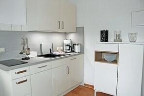 Kühlschrank, Ofen, Herdplatte, Geschirrspüler