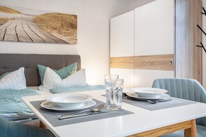 3 bedrooms, WiFi, bed sheets - Apartment '8 Meeresbucht' with Lake View, Private Terrace and Wi-Fi (Seedorf)