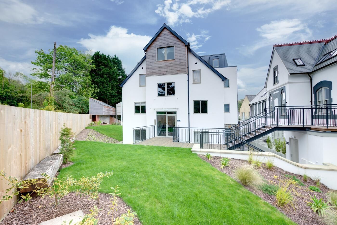 المنشأة من الخارج