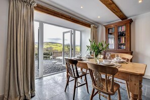Dining - 2 Bed in Machynlleth (oc-bow39) (Darowen)