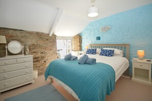 3 bedrooms, iron/ironing board, travel cot, free WiFi - 3 Bed in Looe (oc-l30053) (Looe)