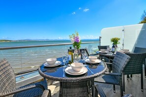 Outdoor dining - 3 Bed in Llanbedrog (oc-1thebo) (Llanbedrog)
