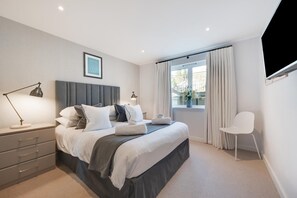 Iron/ironing board, travel cot, free WiFi, bed sheets - 2 Bed in Fowey (oc-p00672) (Fowey)