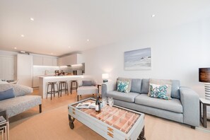 TV - 2 Bed in Fowey (oc-p00672) (Fowey)