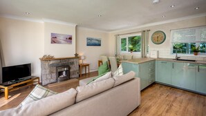 TV - 2 Bed in Llanbedrog (oc-5glyny) (Llanbedrog)