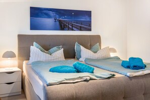 WiFi, bed sheets - Holiday Home 'Ferienhaus 10 Seeblick' with Lake View, Private Terrace and Wi-Fi (Seedorf)