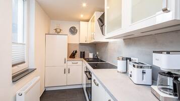 Kühlschrank, Ofen, Herdplatte, Geschirrspüler