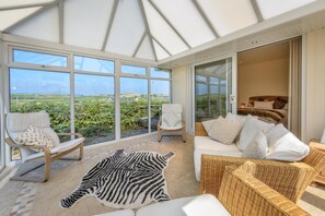 TV, fireplace - 2 Bed in Bwlchtocyn (oc-brynxx) (Bwlchtocyn)