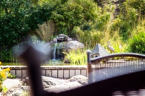 المنطقة المحيطة بالمنشأة