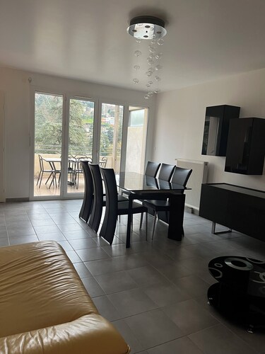 Apartment near park, spa, casino. Free parking.