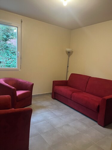 Appartement à proximité du parc, cure thermale, Casino. Parking gratuit.