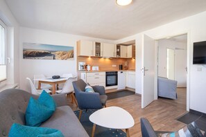 TV - Apartment '3 Sandstrand' with Lake View, Private Terrace and Wi-Fi (Seedorf)