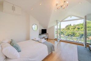 Iron/ironing board, free WiFi, bed sheets - 4 Bed in Kingswear (oc-bc59) (Dartmouth)