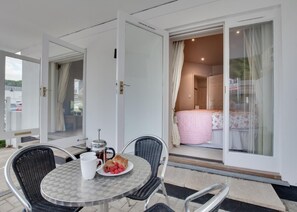 Outdoor dining - 2 Bed in Fowey (oc-p00708) (Fowey)