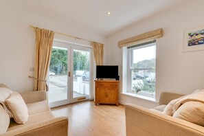 TV - 2 Bed in Fowey (oc-p00708) (Fowey)