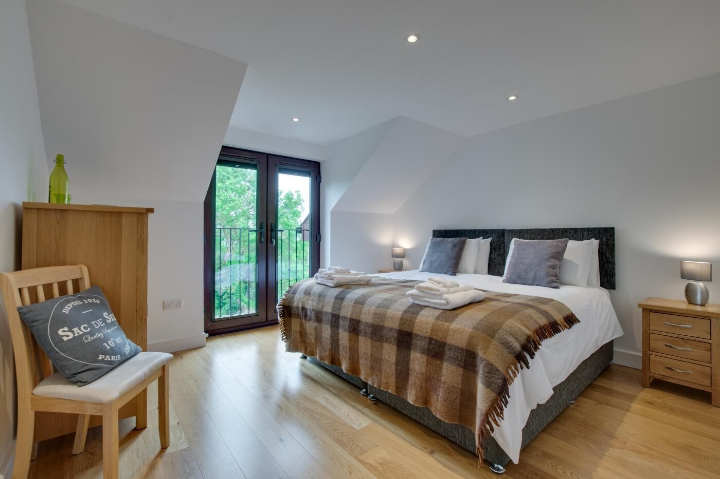 9 bedrooms, iron/ironing board, free WiFi, bed sheets