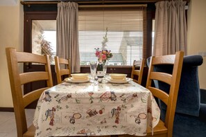 Dining - 1 Bed in Llanbedrog (oc-thefor) (Llanbedrog)