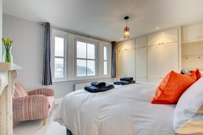 1 bedroom, iron/ironing board, travel cot, free WiFi - 1 Bed in Fowey (oc-p00802) (Fowey)